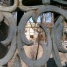 Zaundetail mit Blick auf das Damenbad